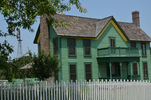 Image of a historical house in Colleyville, TX.