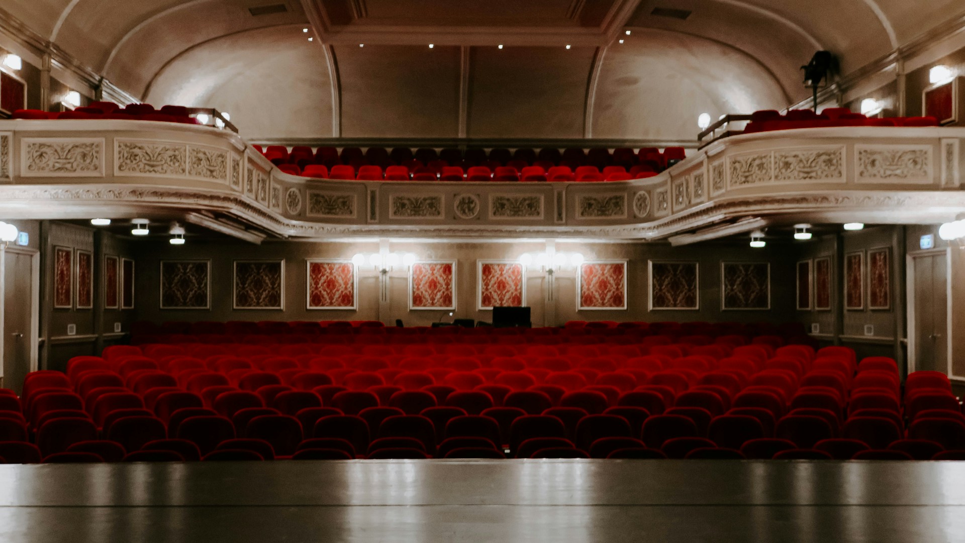 Spend a Night Out at These Amazing Theaters in Maple